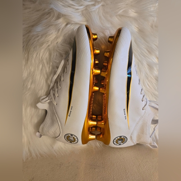 Men's Soccer Shoes High Top Soccer Cleats White & Gold Size EUR 39 US 7 UK 6. - Picture 4 of 15